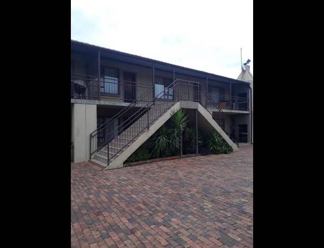 3 BEDROOM APARTMENT FOR SALE IN VAALPARK
